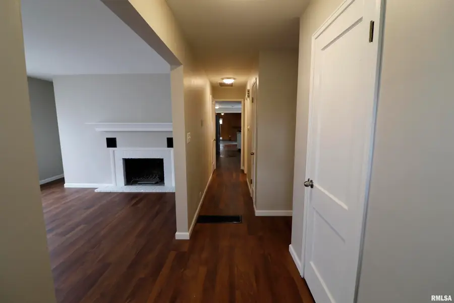 301 E Melbourne Avenue, Peoria, IL 61603 - #2