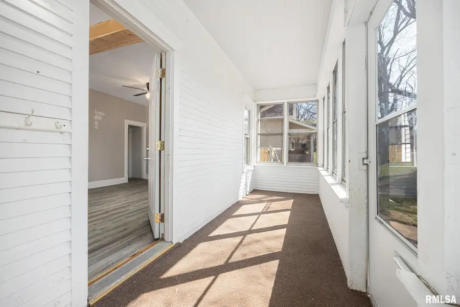 425 Herman Street, Pekin, IL 61554 - #3