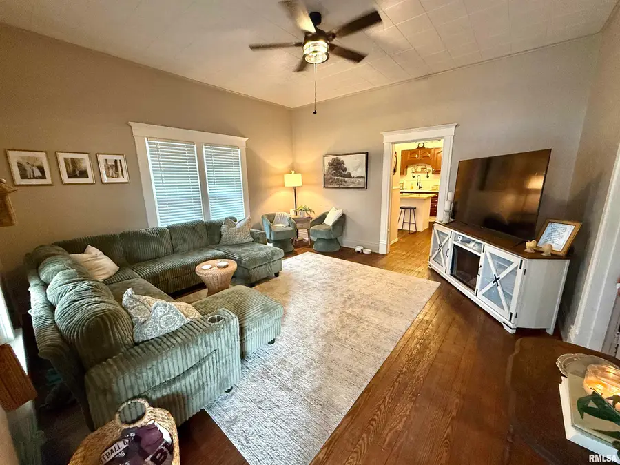 10 S Linden Street, Du Quoin, IL 62832 - #2