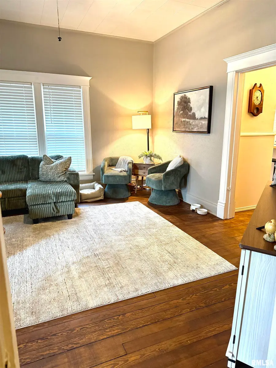 10 S Linden Street, Du Quoin, IL 62832 - #3