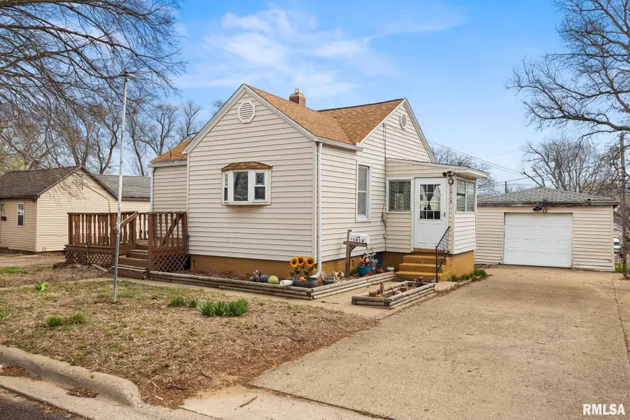 1414 Black Street, Pekin, IL 61554 - #2