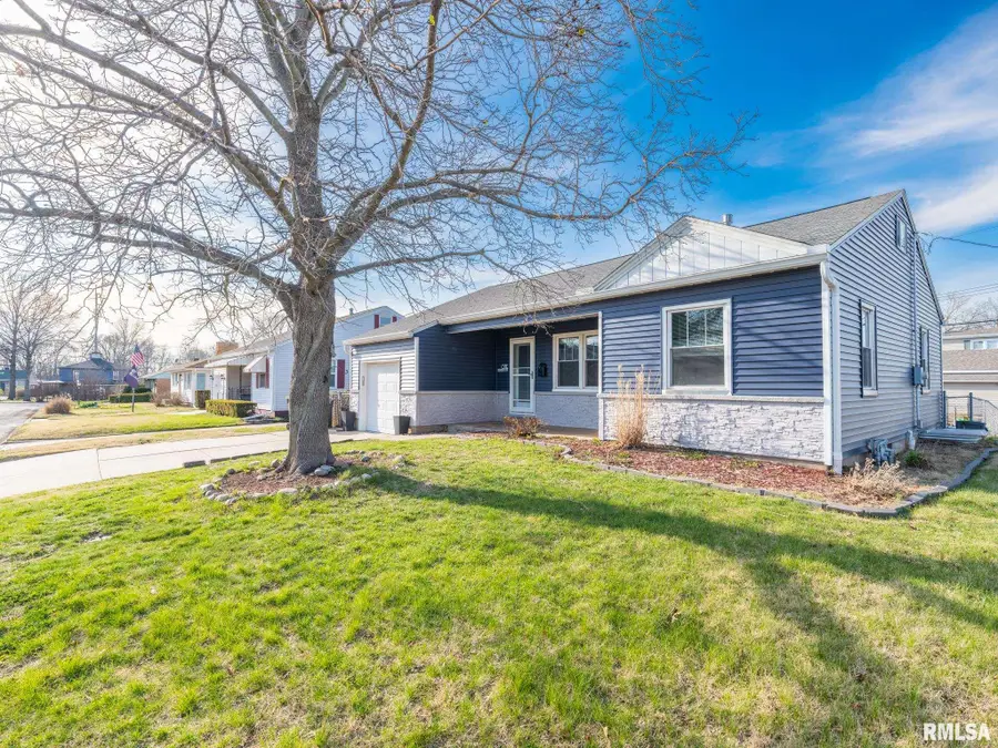 1 Richardson Court, Pekin, IL 61554 - #3