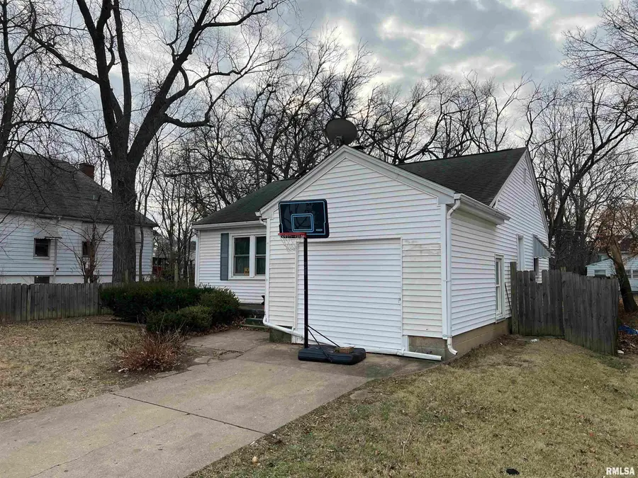 820 W Virginia Avenue, Peoria, IL 61604 - #2