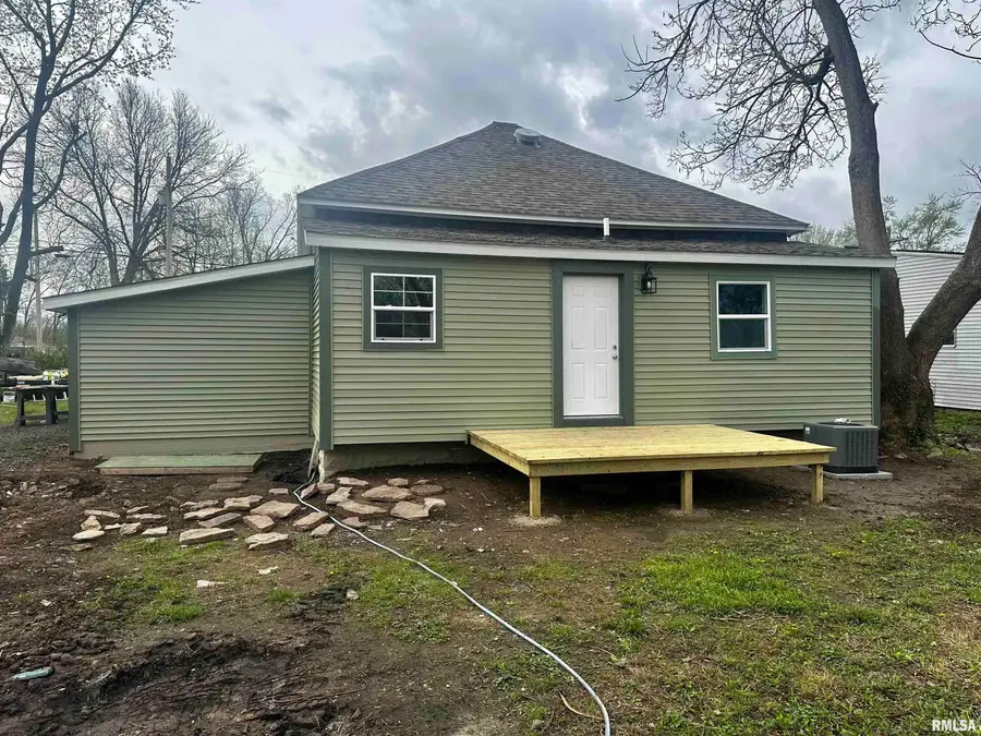 714 W 5th Street, Johnston City, IL 62951 - #2