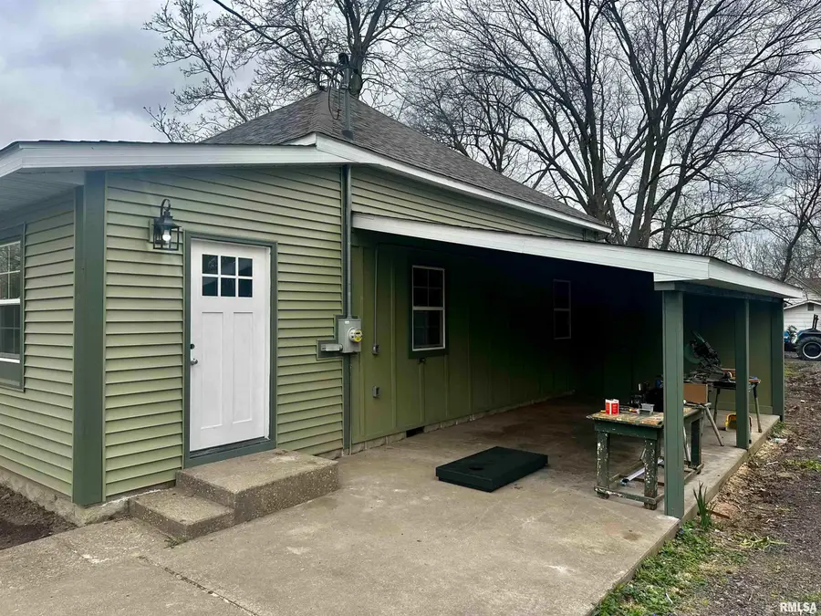 714 W 5th Street, Johnston City, IL 62951 - #3