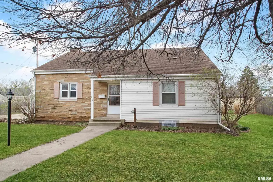 818 W Truitt Avenue, Chillicothe, IL 61523 - #2