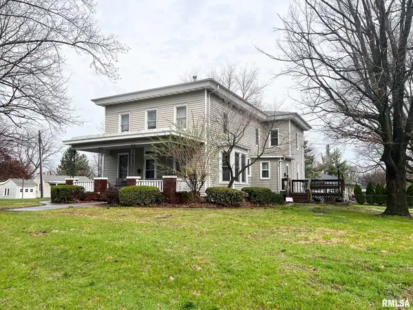 107 W Hill Street, Eureka, IL 61530