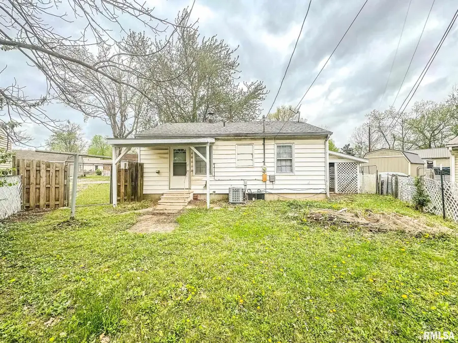 10 Grove Place, Herrin, IL 62948 - #3