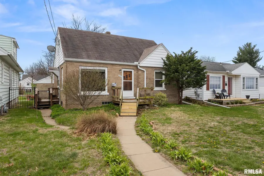 2306 Laura Avenue, West Peoria, IL 61604 - #2