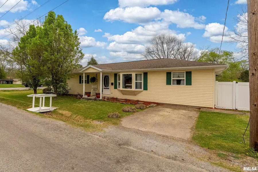 504 N Cochran Street, West Frankfort, IL 62896 - #3