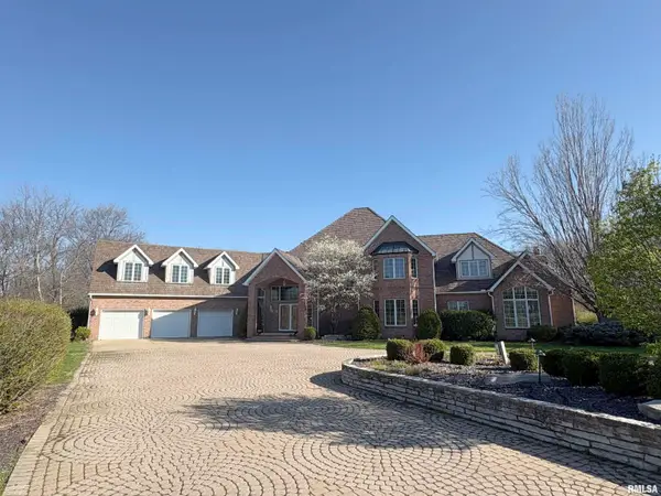 320 Eastfield Drive, East Peoria, IL 61611