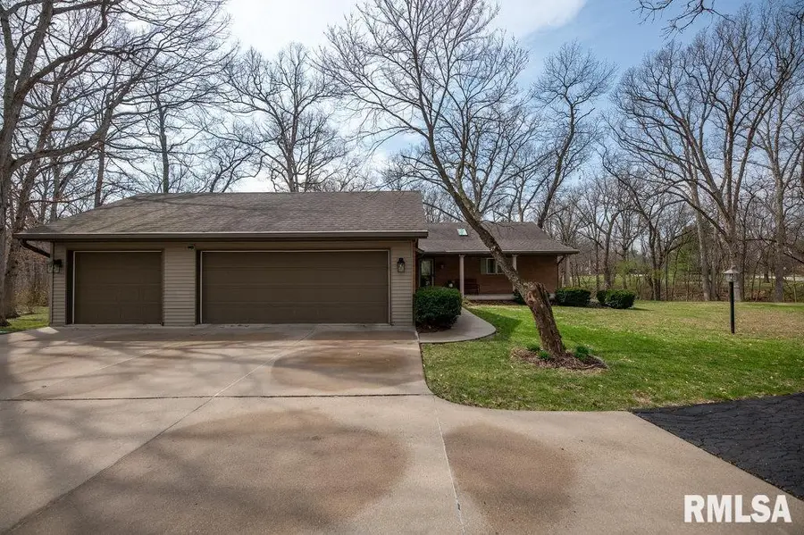 220 Deer Lakes Drive, Goodfield, IL 61742 - #2