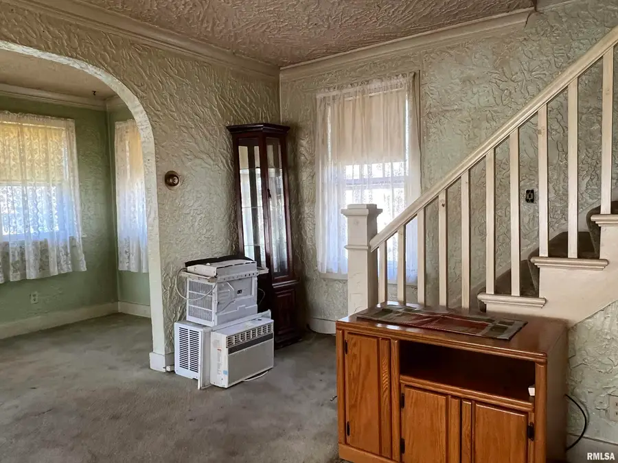 721 W Loucks Avenue, Peoria, IL 61604 - #3