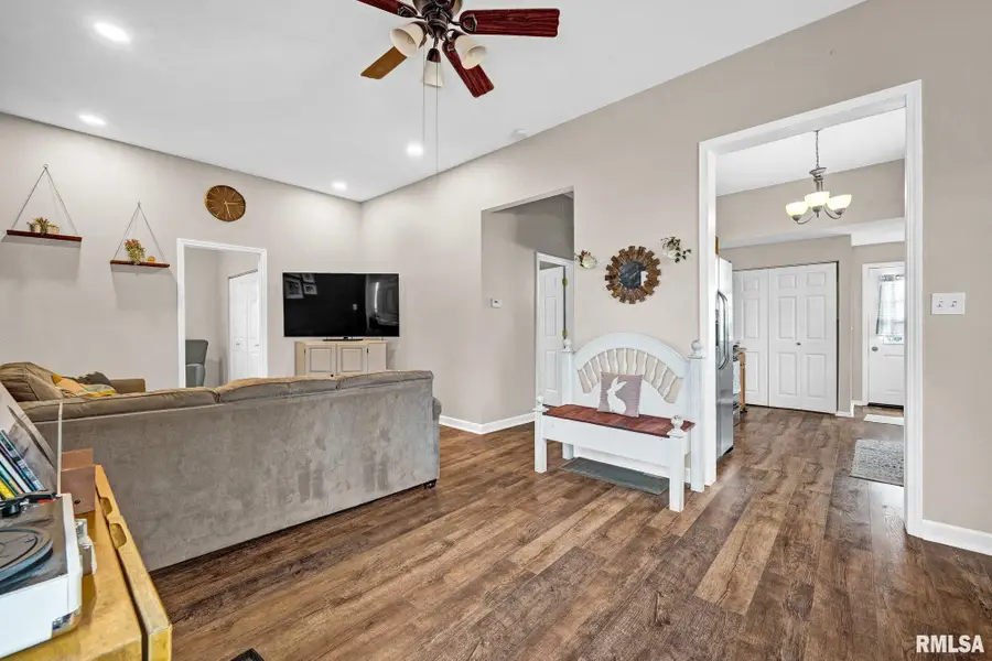 504 E Adams Street, Morton, IL 61550 - #3