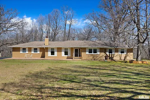 2353 Hollands Grove Road, Washington, IL 61571