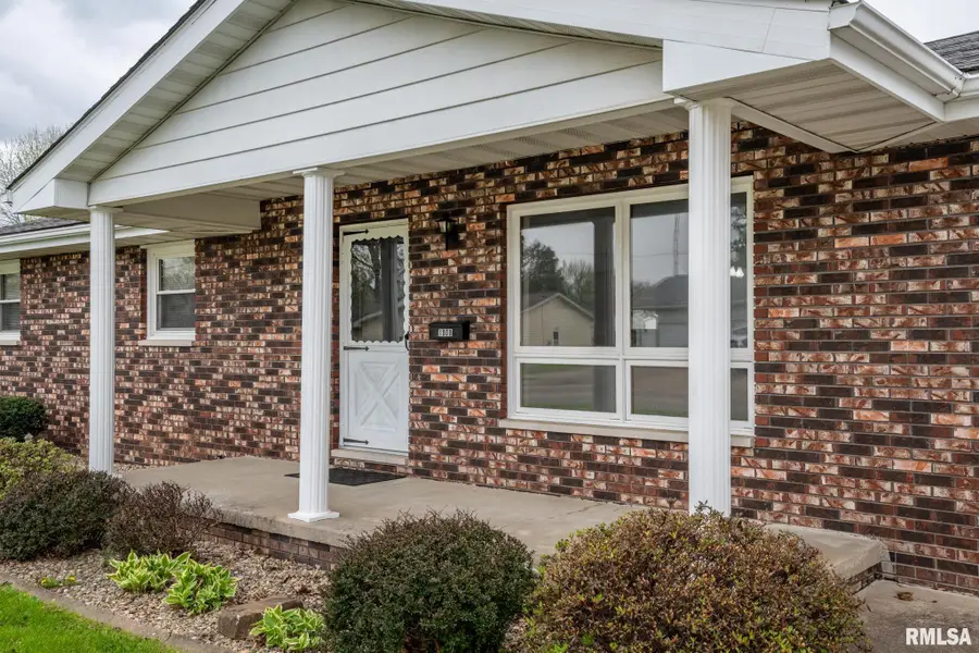 1009 W Boulevard Street, Marion, IL 62959 - #2