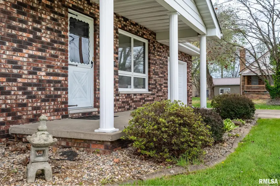 1009 W Boulevard Street, Marion, IL 62959 - #3