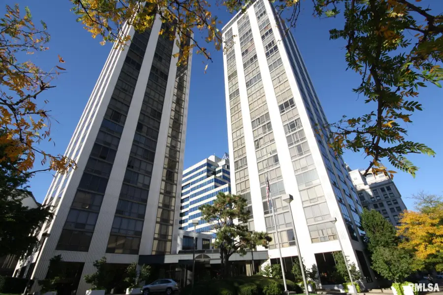 125 SW Jefferson Avenue #W11W, Peoria, IL 61602 - #3