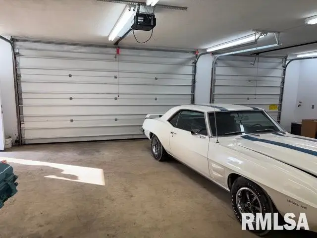 2007 10th Street, Silvis, IL 61282 - #3