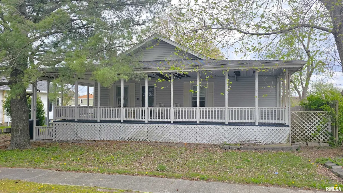 107 S 1st Street, Marion, IL 62959 - #1