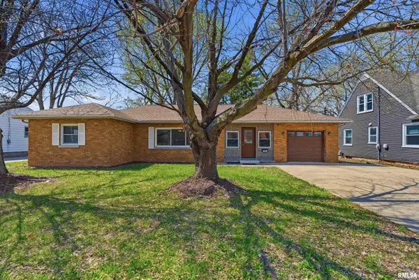 2422 Court Street, Pekin, IL 61554