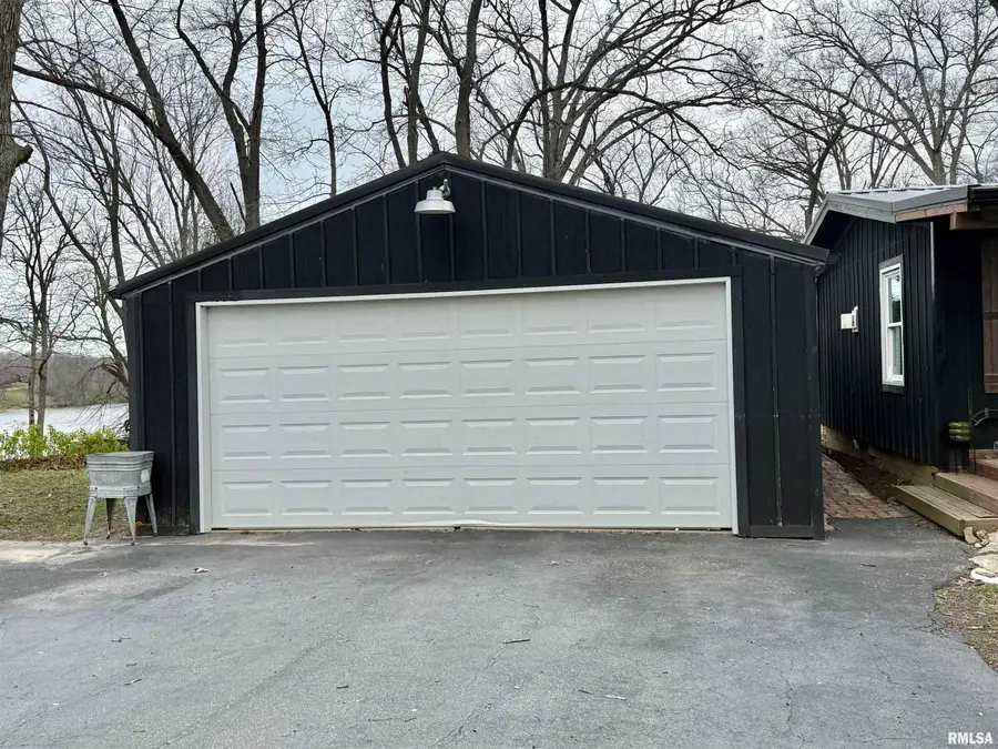 24700 E Lakeview Drive, Canton, IL 61520 - #2