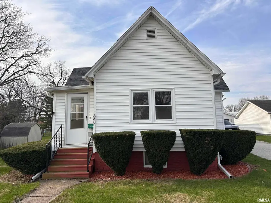 840 E 4th Street, Galesburg, IL 61401 - #2