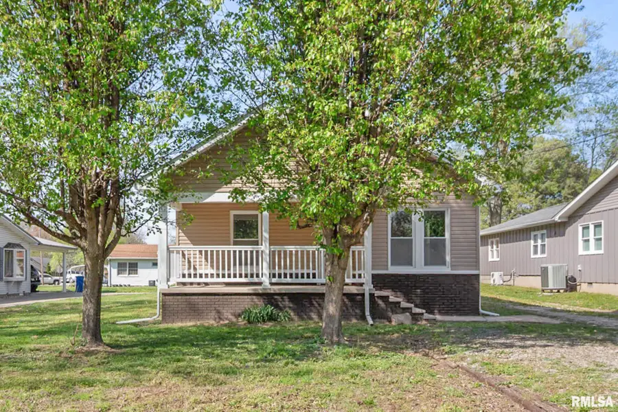 503 W Reed Street, Benton, IL 62812 - #3