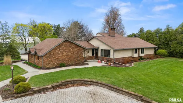 1110 W Birchwood Street, Morton, IL 61550