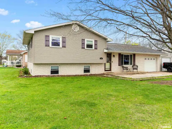 16212 N Admiral Road, Chillicothe, IL 61523-9457