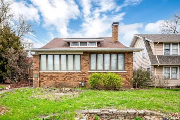 3004 N Knoxville Avenue, Peoria, IL 61602