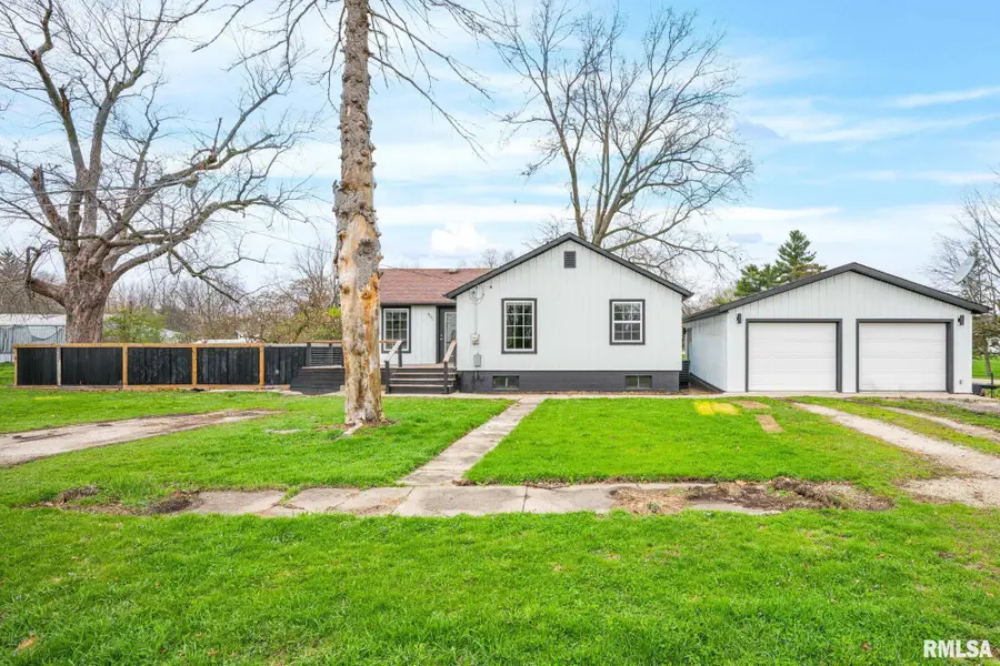 607 E Main Street, La Fayette, IL 61499 - #3