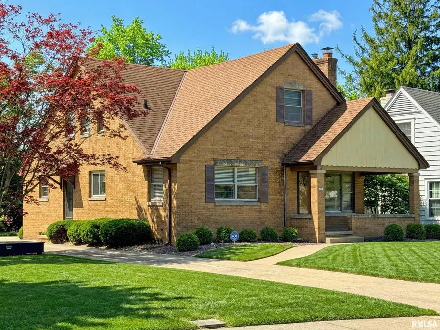 814 W Stratford Drive, Peoria, IL 61614 - #2