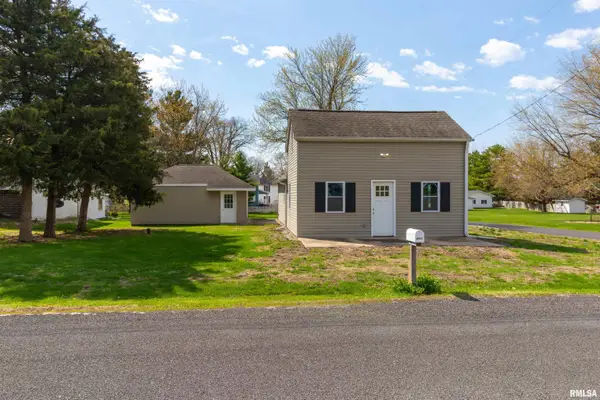 9720 W Knox Street, Edwards, IL 61528-9512