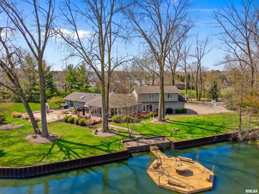 1806 S 14th Street, Pekin, IL 61554 - #2