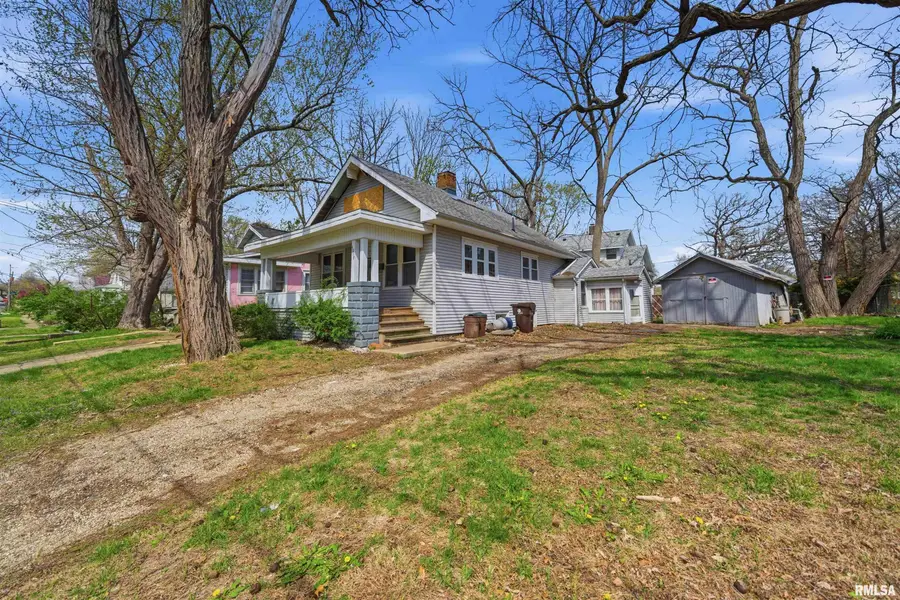 1017 W Gilbert Avenue, Peoria, IL 61604 - #3