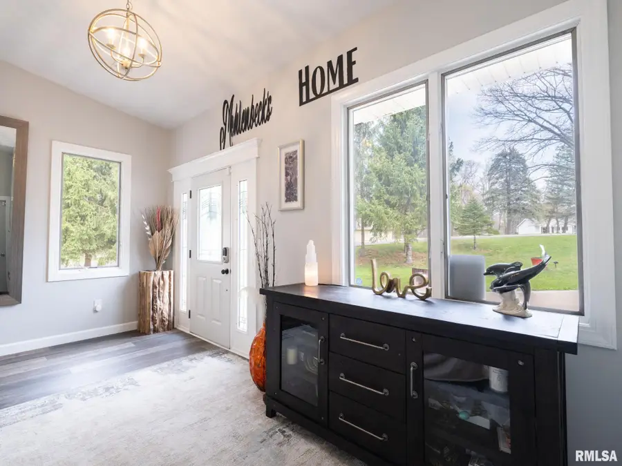 235 E Surrey Lane, East Peoria, IL 61611 - #2