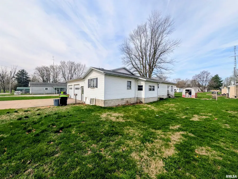 565 N Harrison Street, Bushnell, IL 61422 - #2