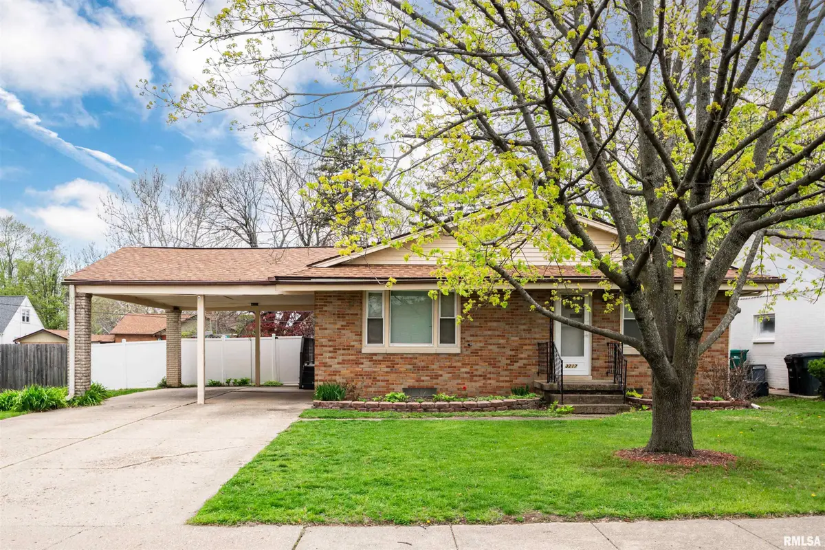 3217 N Twelve Oaks Drive, Peoria, IL 61604 - #1