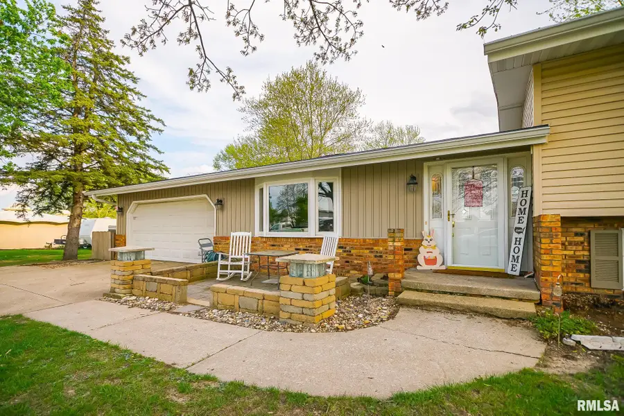 104 Jamestown Court, Pekin, IL 61554 - #3