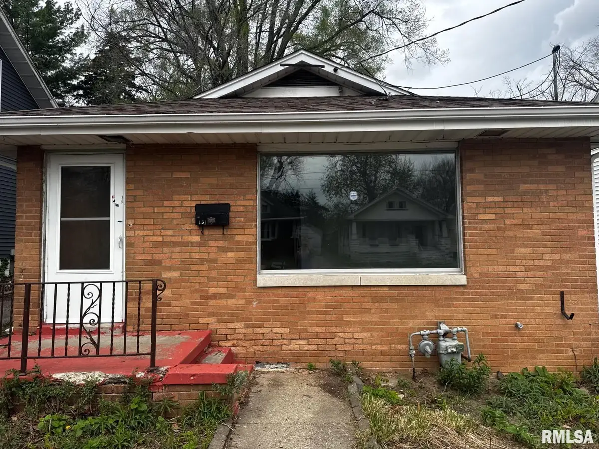 1131 W Nowland Avenue, Peoria, IL 61604 - #1