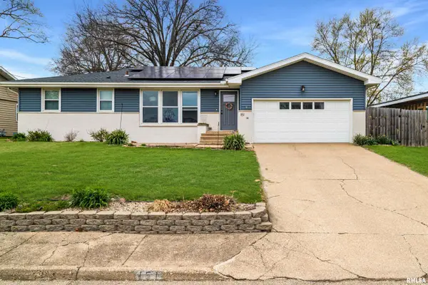 151 Park Plaza Drive, Canton, IL 61520