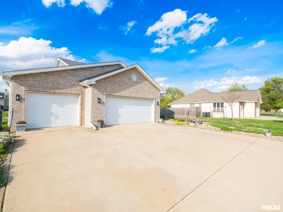 1404 Hardt Court, Pekin, IL 61554 - #2