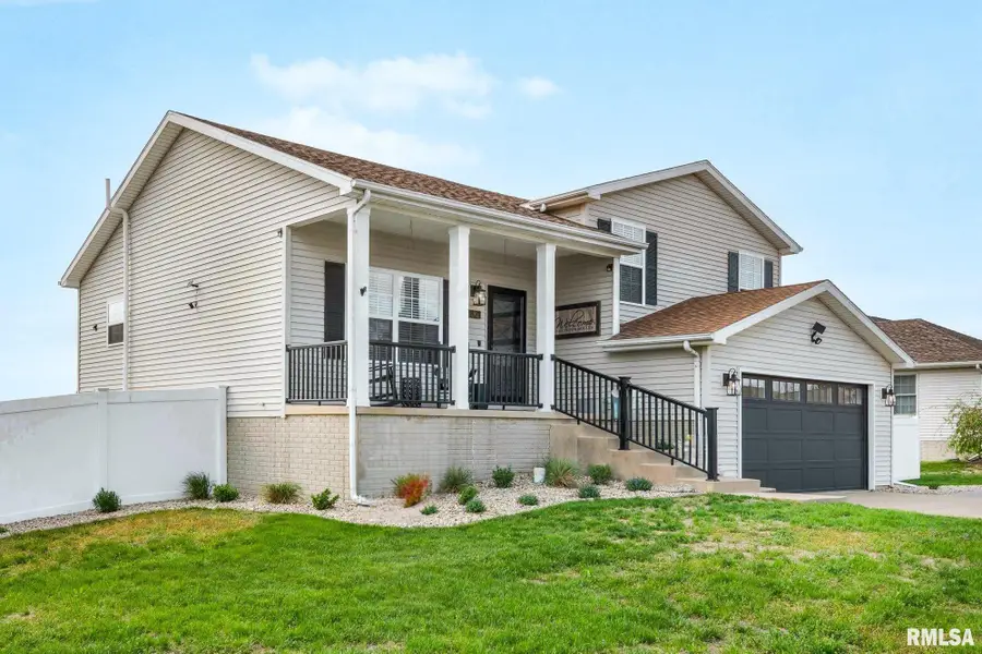 1821 Parkfield Drive, Pekin, IL 61554 - #2