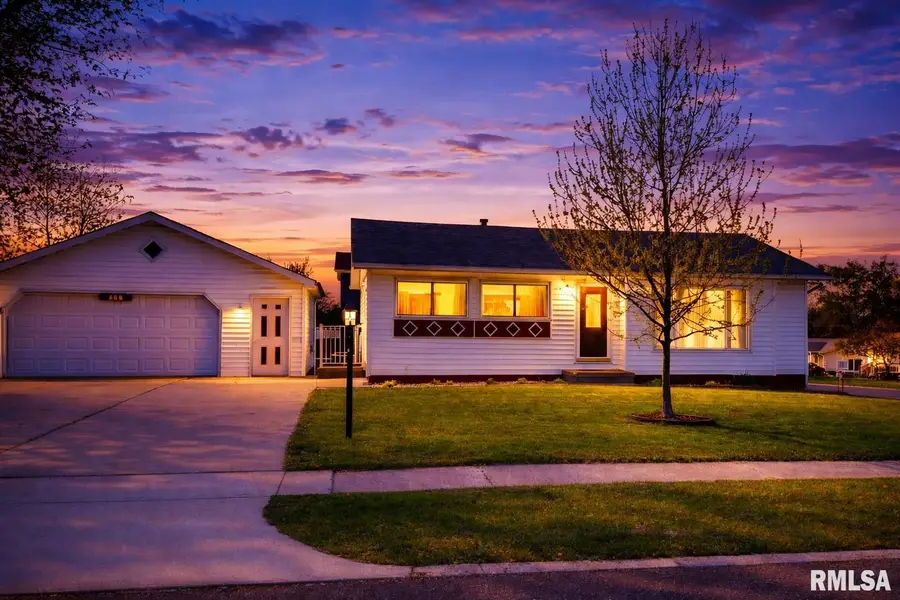 408 Camelot Drive, Washington, IL 61571 - #2