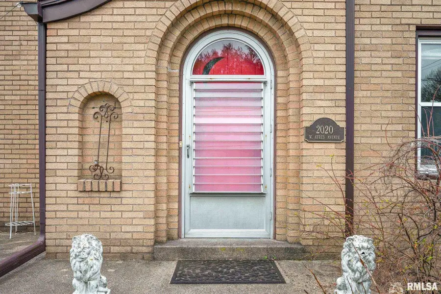 2020 W Ayres Avenue, West Peoria, IL 61604 - #2