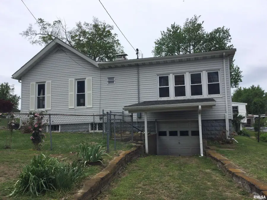 401 South Street, Anna, IL 62906 - #3
