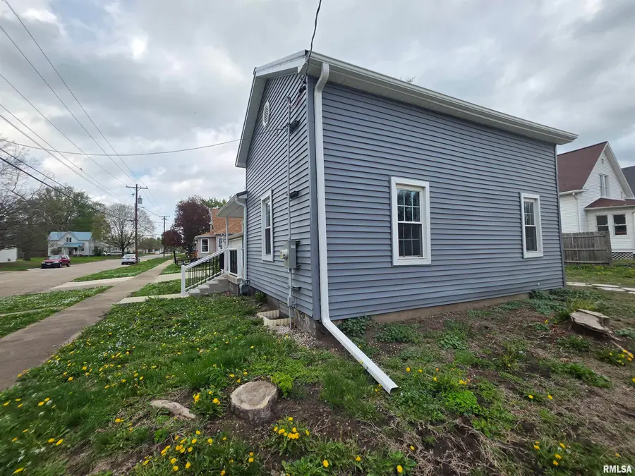 435 N Avenue B Avenue B, Canton, IL 61520 - #2