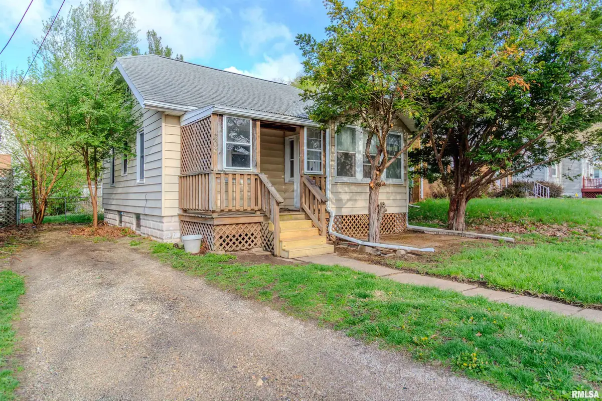 207 Arnold Avenue, East Peoria, IL 61611 - #1
