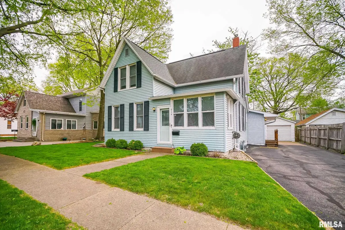 914 Henrietta Street, Pekin, IL 61554 - #1